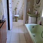 Julia Guest house *