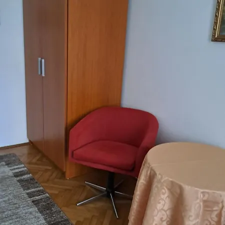 Julia Guest house *