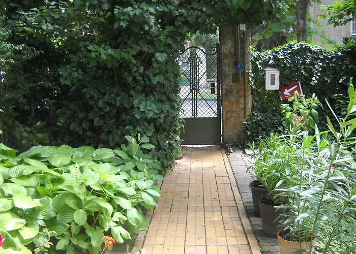 朱莉娅别墅酒店 *