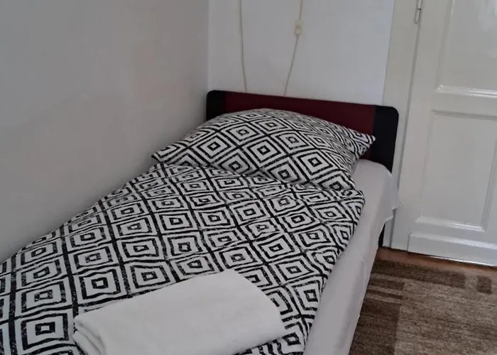 朱莉娅别墅酒店 *